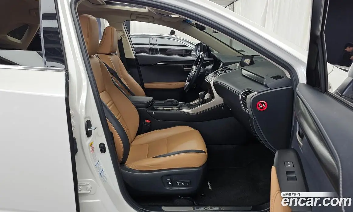 Lexus NX 2017 2.5 автомат (гидро), фото 17 Lexus NX 2017 2.5 автомат (гидро), фото 17