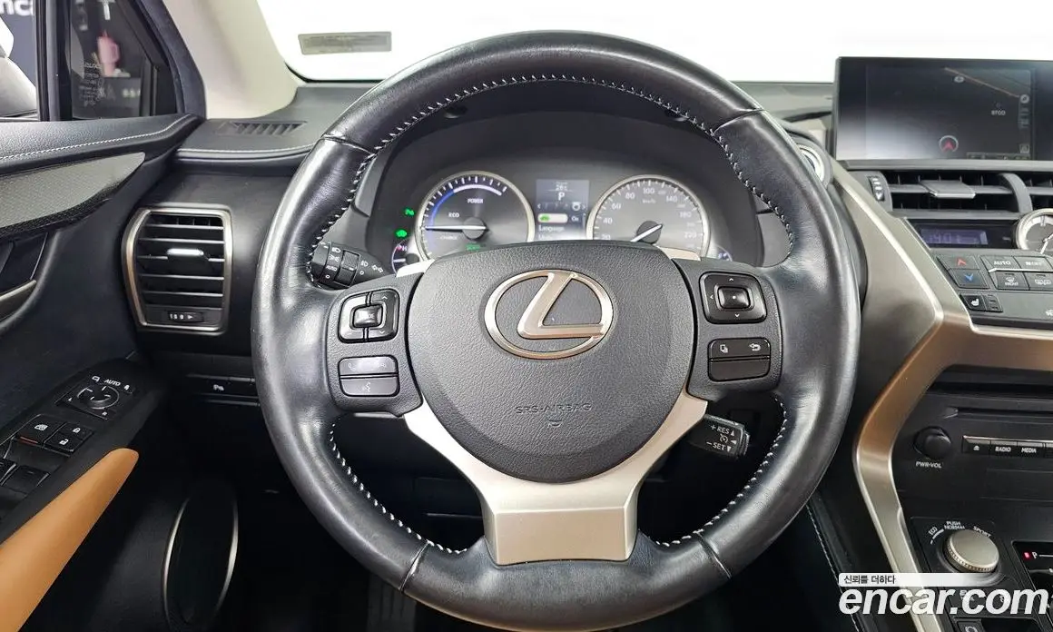 Lexus NX 2017 2.5 автомат (гидро), фото 19 Lexus NX 2017 2.5 автомат (гидро), фото 19