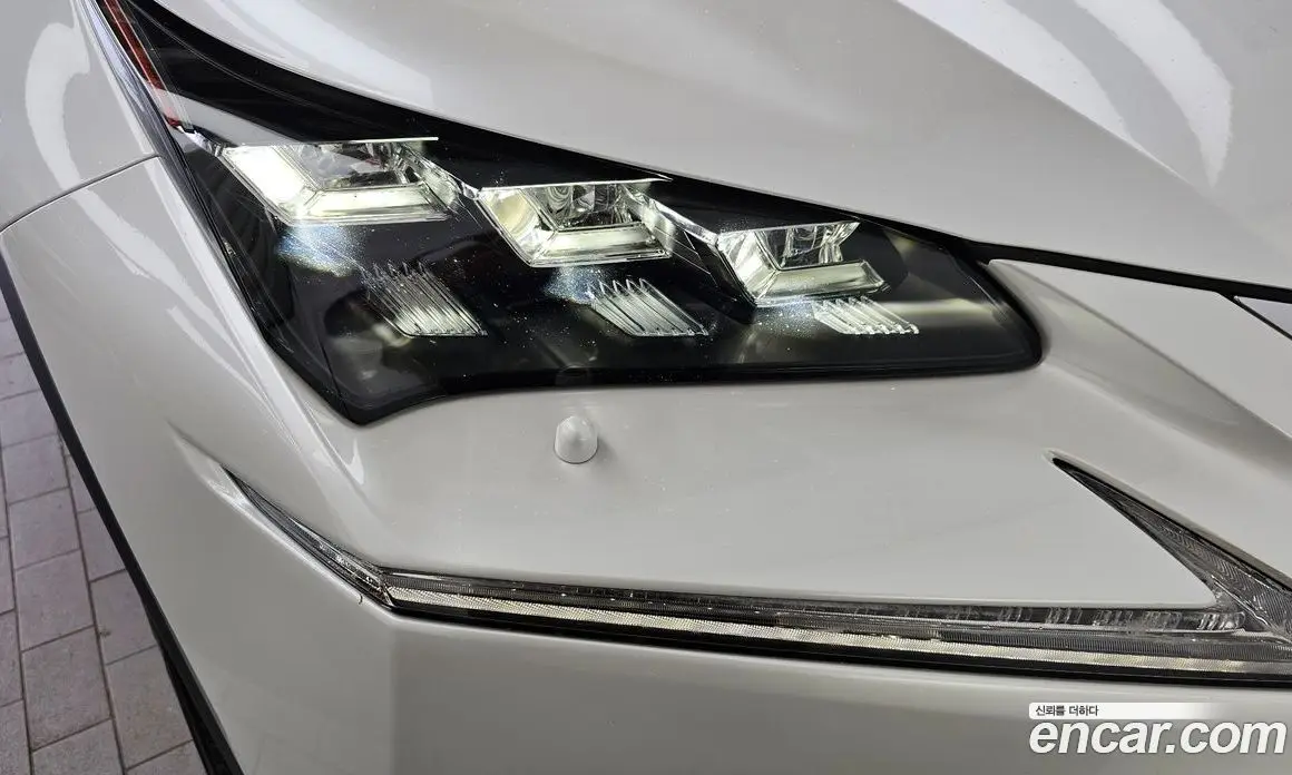 Lexus NX 2017 2.5 автомат (гидро), фото 8 Lexus NX 2017 2.5 автомат (гидро), фото 8
