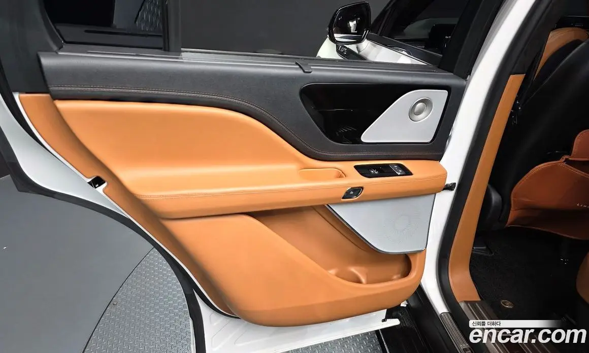 Lincoln Aviator 2025 3.0 автомат (гидро), фото 15 Lincoln Aviator 2025 3.0 автомат (гидро), фото 15
