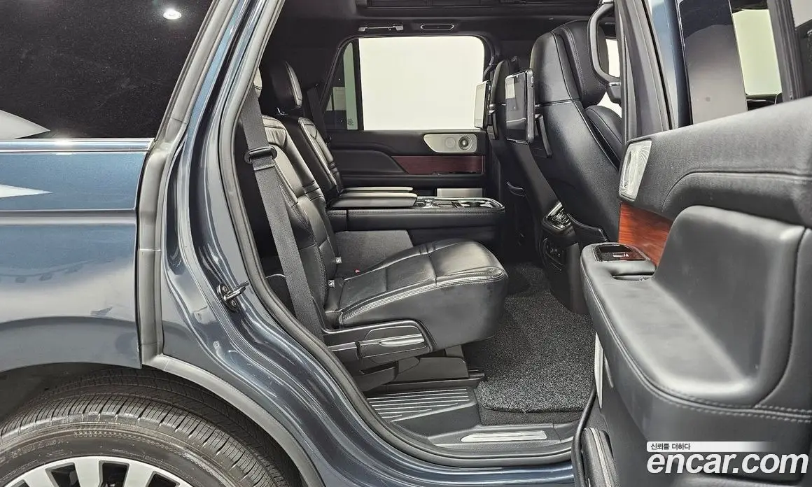 Lincoln Navigator 2021 3.5 автомат (гидро), фото 11 Lincoln Navigator 2021 3.5 автомат (гидро), фото 11