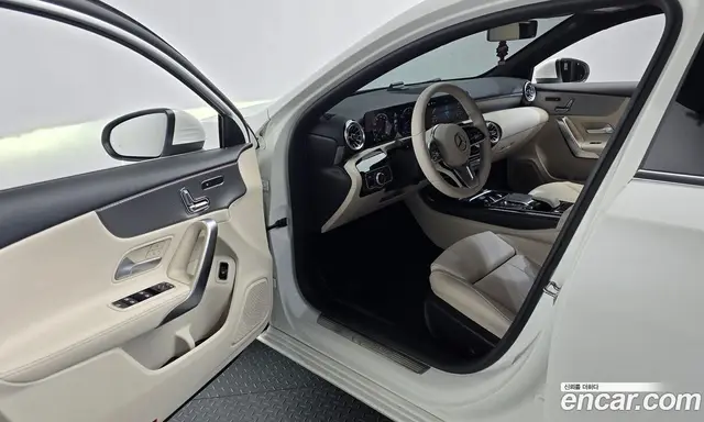 Mercedes-Benz A-Class 2022 2.0 автомат (гидро), миниатюра 12