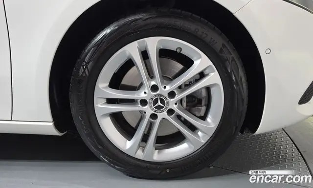 Mercedes-Benz A-Class 2025 2.0 автомат (гидро), миниатюра 6 Mercedes-Benz A-Class 2025 2.0 автомат (гидро), миниатюра 6