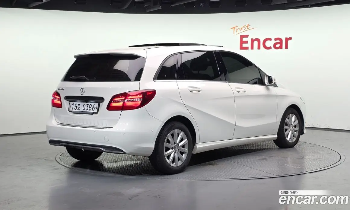 Mercedes-Benz B-Class 2016 2.1 автомат (гидро), фото 2 Mercedes-Benz B-Class 2016 2.1 автомат (гидро), фото 2