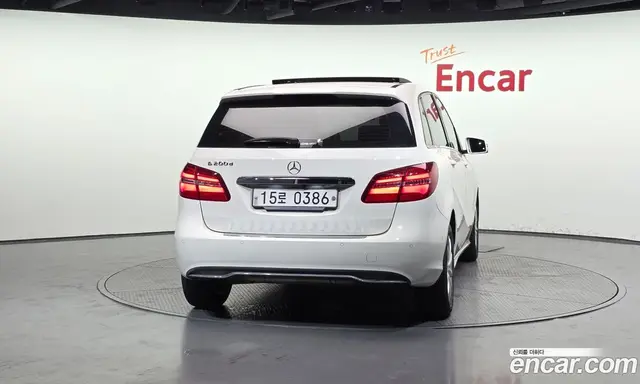 Mercedes-Benz B-Class 2016 2.1 автомат (гидро), миниатюра 4 Mercedes-Benz B-Class 2016 2.1 автомат (гидро), миниатюра 4