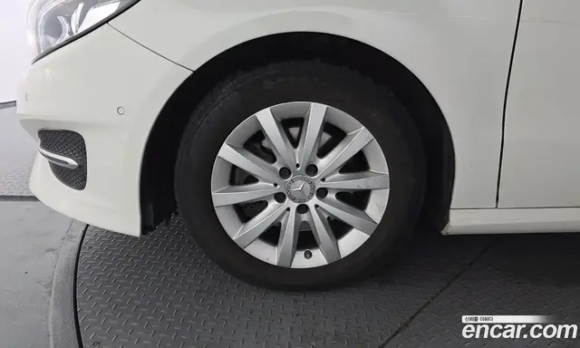 Mercedes-Benz B-Class 2016 2.1 автомат (гидро), миниатюра 5 Mercedes-Benz B-Class 2016 2.1 автомат (гидро), миниатюра 5