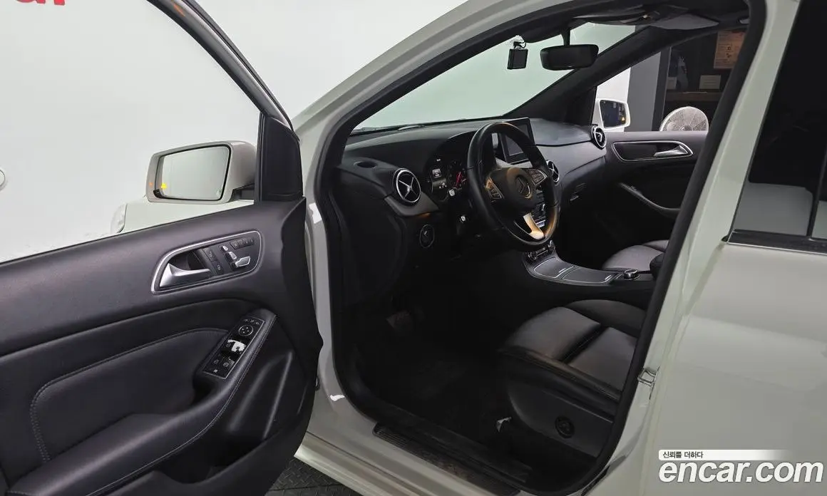 Mercedes-Benz B-Class 2016 2.1 автомат (гидро), фото 10 Mercedes-Benz B-Class 2016 2.1 автомат (гидро), фото 10