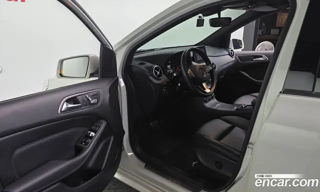 Mercedes-Benz B-Class 2016 2.1 автомат (гидро), миниатюра 10 Mercedes-Benz B-Class 2016 2.1 автомат (гидро), миниатюра 10