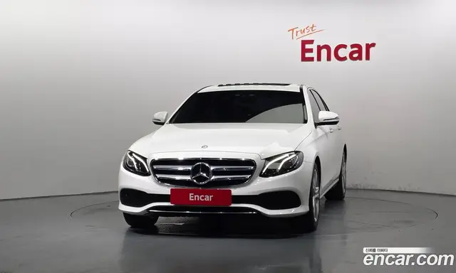 Mercedes-Benz E-Class 2017 2.0 автомат (гидро), миниатюра 3 Mercedes-Benz E-Class 2017 2.0 автомат (гидро), миниатюра 3