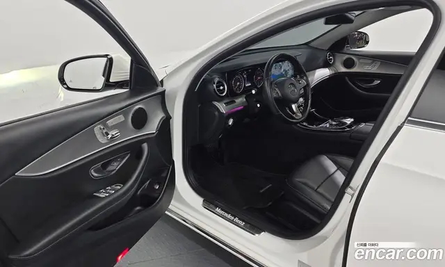 Mercedes-Benz E-Class 2017 2.0 автомат (гидро), миниатюра 10 Mercedes-Benz E-Class 2017 2.0 автомат (гидро), миниатюра 10