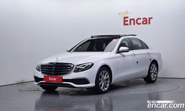Mercedes-Benz E-Class 2017 2.0 автомат (гидро), миниатюра 1 Mercedes-Benz E-Class 2017 2.0 автомат (гидро), миниатюра 1