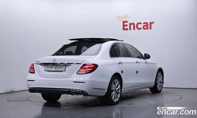 Mercedes-Benz E-Class 2017 2.0 автомат (гидро), миниатюра 2 Mercedes-Benz E-Class 2017 2.0 автомат (гидро), миниатюра 2