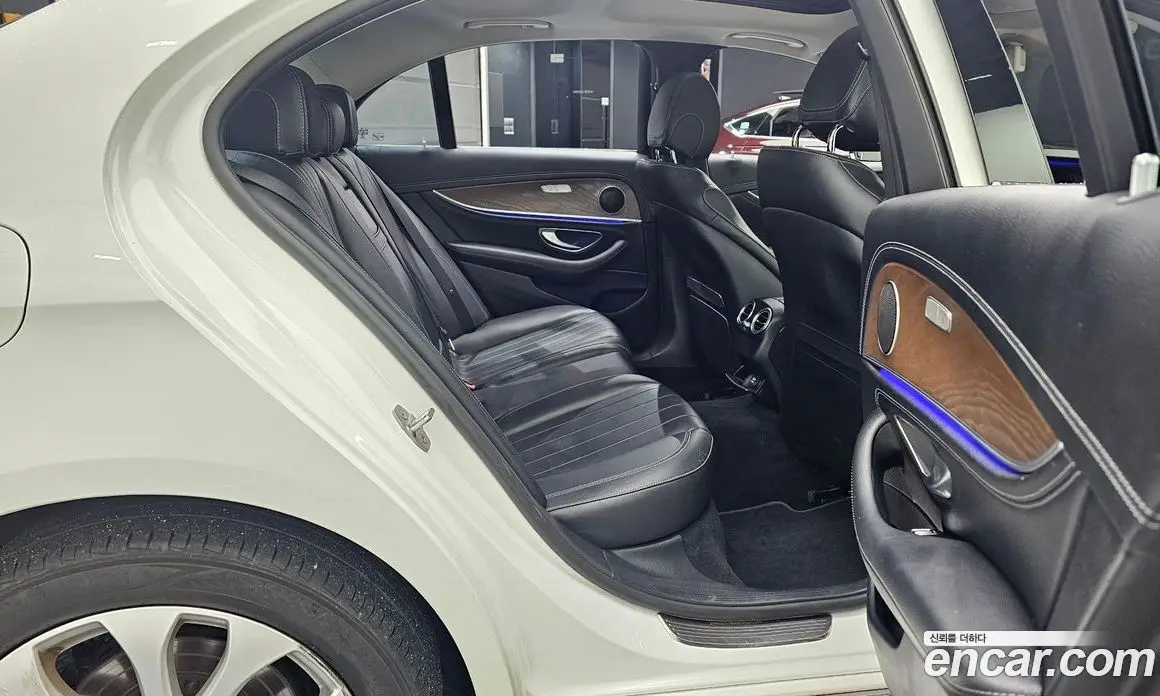 Mercedes-Benz E-Class 2017 2.0 автомат (гидро), фото 12 Mercedes-Benz E-Class 2017 2.0 автомат (гидро), фото 12