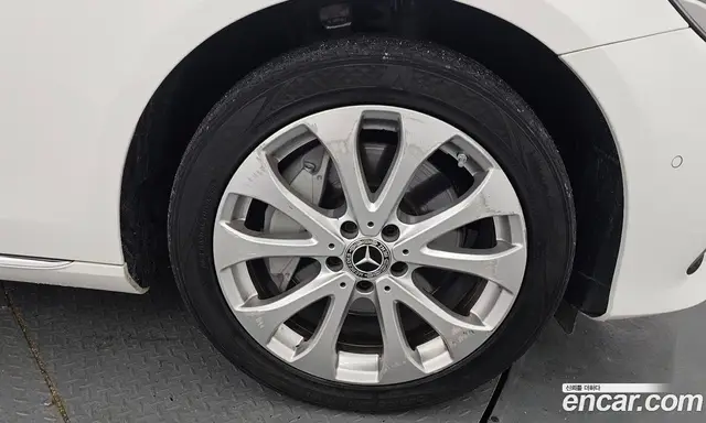 Mercedes-Benz E-Class 2017 2.0 автомат (гидро), миниатюра 5 Mercedes-Benz E-Class 2017 2.0 автомат (гидро), миниатюра 5