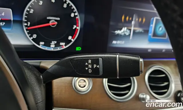 Mercedes-Benz E-Class 2017 2.0 автомат (гидро), миниатюра 9 Mercedes-Benz E-Class 2017 2.0 автомат (гидро), миниатюра 9