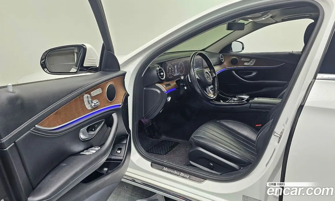 Mercedes-Benz E-Class 2017 2.0 автомат (гидро), фото 10 Mercedes-Benz E-Class 2017 2.0 автомат (гидро), фото 10