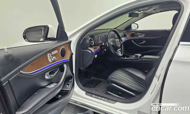 Mercedes-Benz E-Class 2017 2.0 автомат (гидро), миниатюра 10 Mercedes-Benz E-Class 2017 2.0 автомат (гидро), миниатюра 10