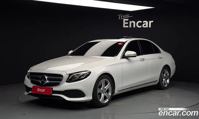 Mercedes-Benz E-Class 2017 1.9 автомат (гидро), миниатюра 1