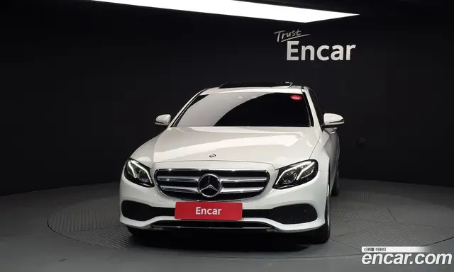 Mercedes-Benz E-Class 2017 1.9 автомат (гидро), миниатюра 3