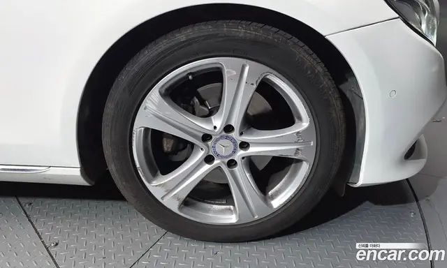 Mercedes-Benz E-Class 2017 1.9 автомат (гидро), миниатюра 5