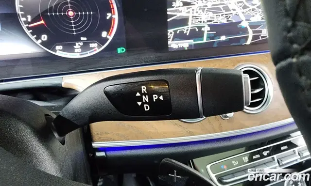 Mercedes-Benz E-Class 2019 2.0 автомат (гидро), миниатюра 12