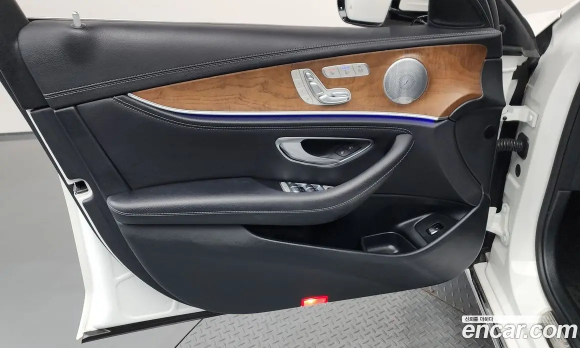 Mercedes-Benz E-Class 2019 2.0 автомат (гидро), фото 14 Mercedes-Benz E-Class 2019 2.0 автомат (гидро), фото 14