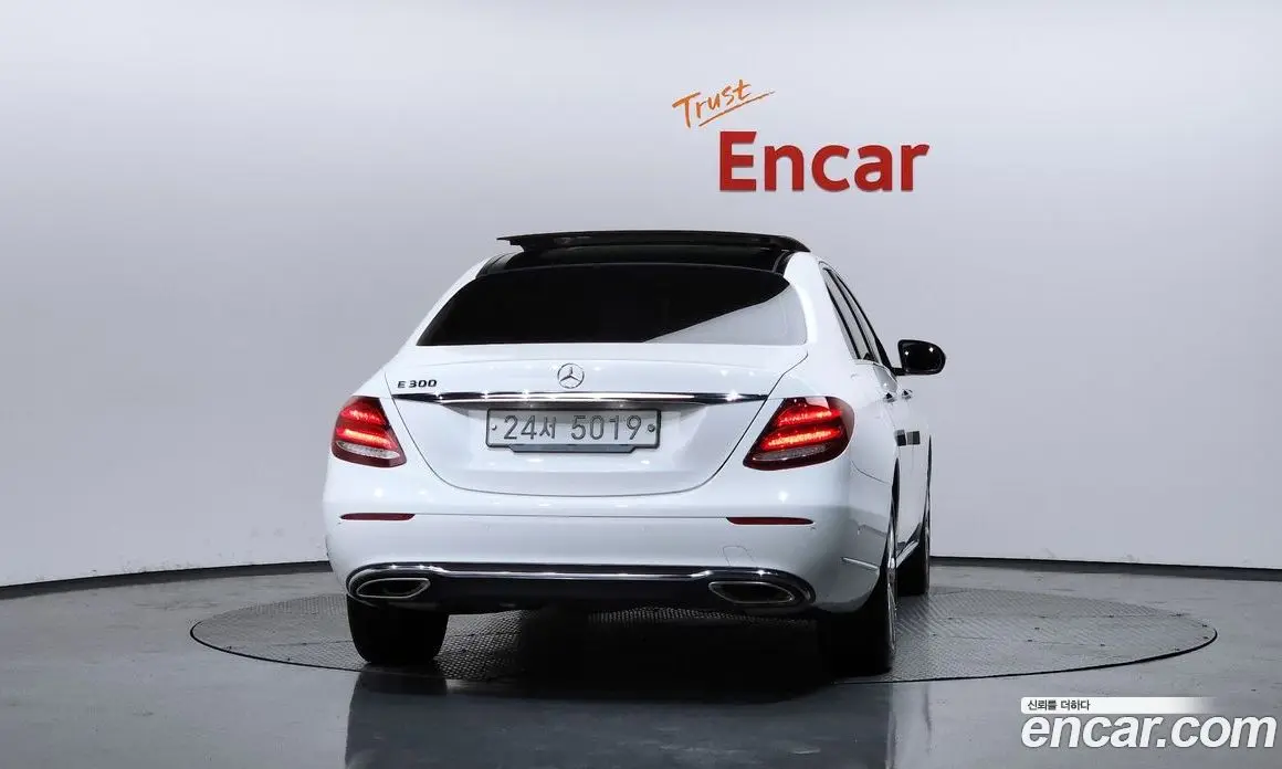 Mercedes-Benz E-Class 2019 2.0 автомат (гидро), фото 4 Mercedes-Benz E-Class 2019 2.0 автомат (гидро), фото 4