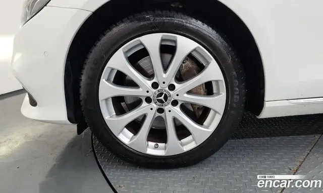 Mercedes-Benz E-Class 2019 2.0 автомат (гидро), миниатюра 5 Mercedes-Benz E-Class 2019 2.0 автомат (гидро), миниатюра 5