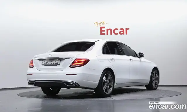 Mercedes-Benz E-Class 2019 1.9 автомат (гидро), миниатюра 2 Mercedes-Benz E-Class 2019 1.9 автомат (гидро), миниатюра 2