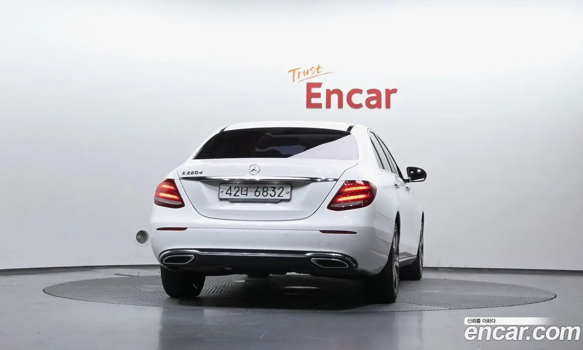 Mercedes-Benz E-Class 2019 1.9 автомат (гидро), фото 4 Mercedes-Benz E-Class 2019 1.9 автомат (гидро), фото 4