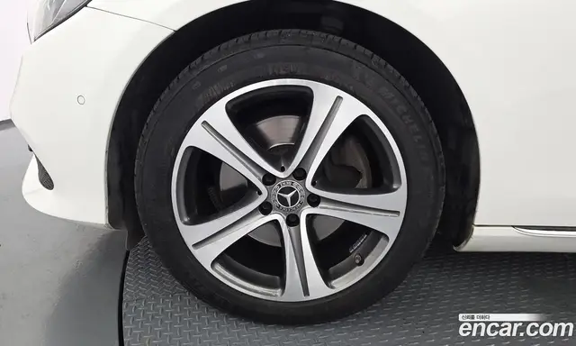 Mercedes-Benz E-Class 2019 1.9 автомат (гидро), миниатюра 5 Mercedes-Benz E-Class 2019 1.9 автомат (гидро), миниатюра 5