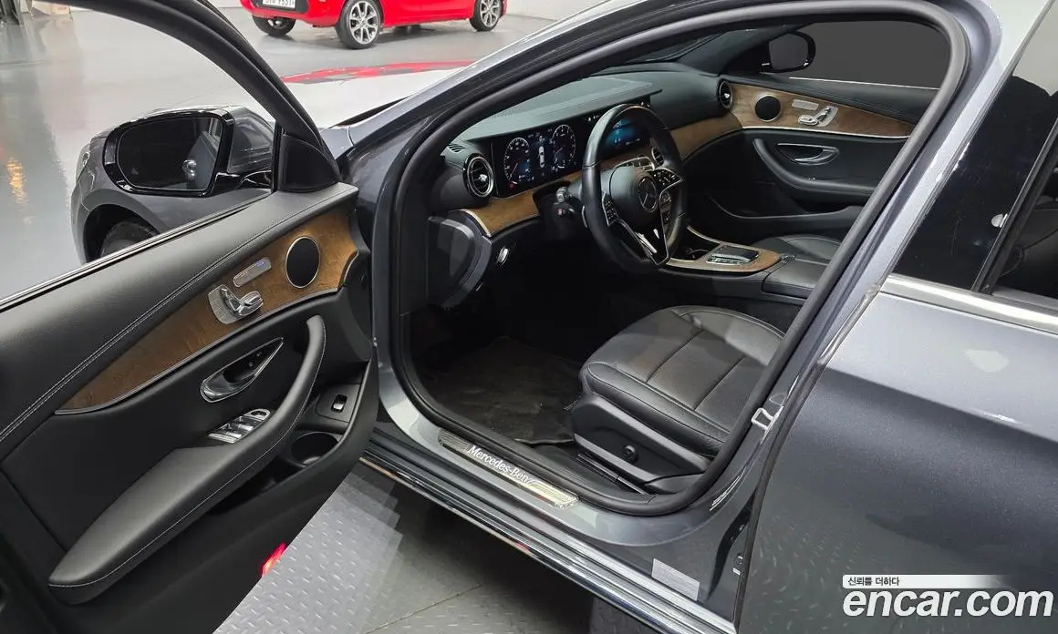 Mercedes-Benz E-Class 2021 2.0 автомат (гидро), фото 13 Mercedes-Benz E-Class 2021 2.0 автомат (гидро), фото 13