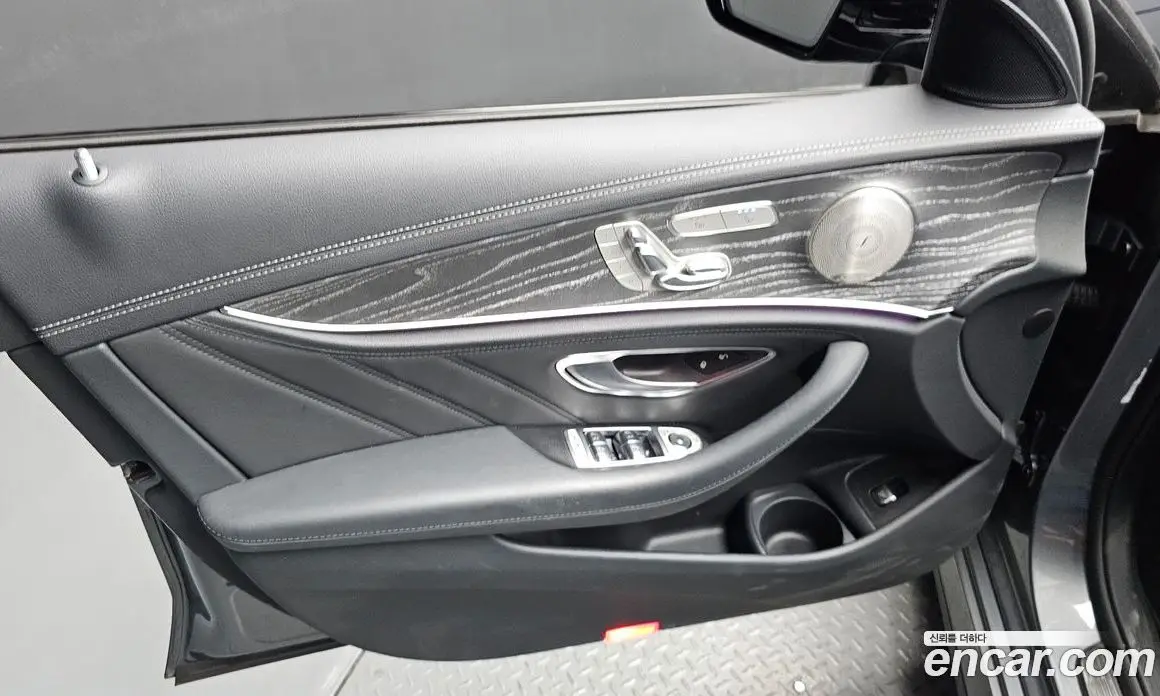 Mercedes-Benz E-Class 2022 3.0 автомат (гидро), фото 27 Mercedes-Benz E-Class 2022 3.0 автомат (гидро), фото 27