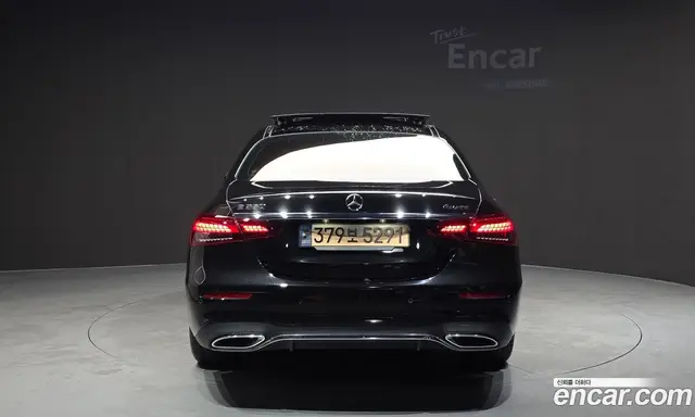 Mercedes-Benz E-Class 2022 2.0 автомат (гидро), миниатюра 4 Mercedes-Benz E-Class 2022 2.0 автомат (гидро), миниатюра 4