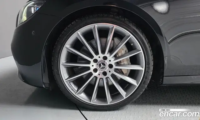 Mercedes-Benz E-Class 2022 2.0 автомат (гидро), миниатюра 5 Mercedes-Benz E-Class 2022 2.0 автомат (гидро), миниатюра 5