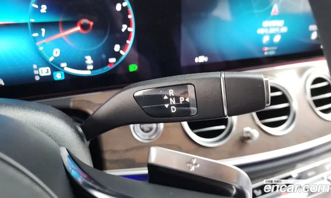 Mercedes-Benz E-Class 2023 2.0 автомат (гидро), фото 12