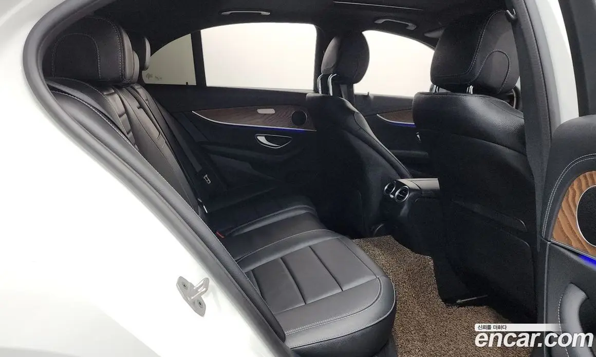 Mercedes-Benz E-Class 2023 2.0 автомат (гидро), фото 17