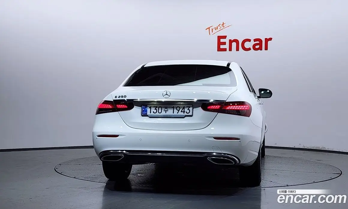 Mercedes-Benz E-Class 2023 2.0 автомат (гидро), фото 4