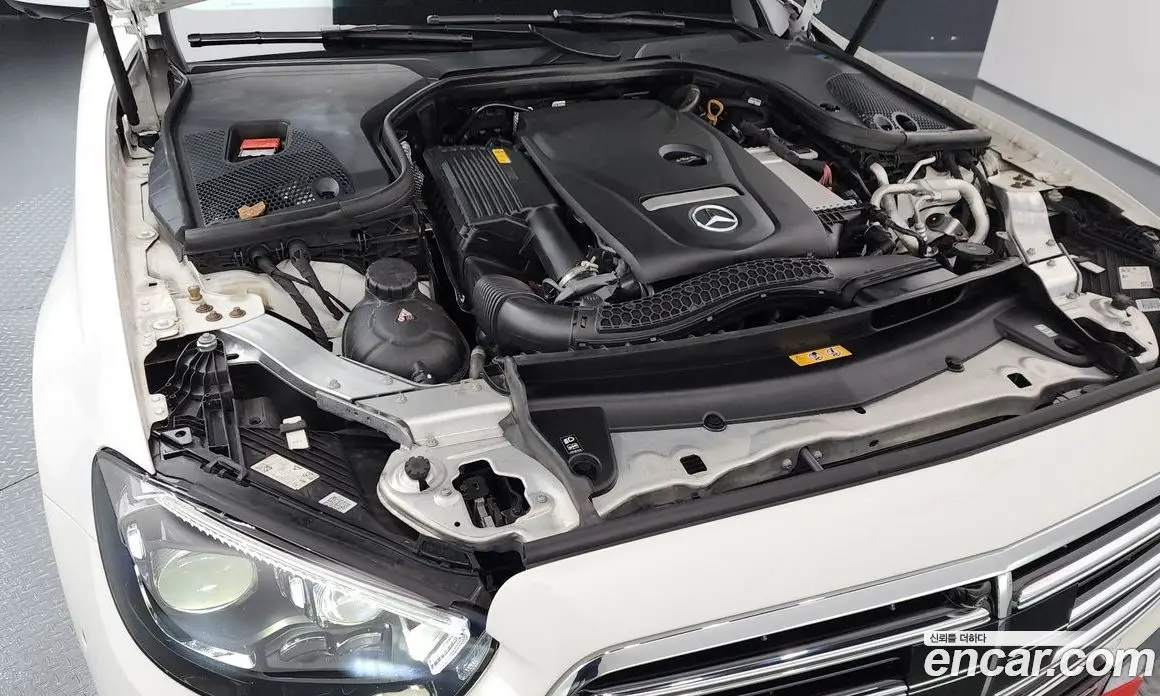 Mercedes-Benz E-Class 2023 2.0 автомат (гидро), фото 6