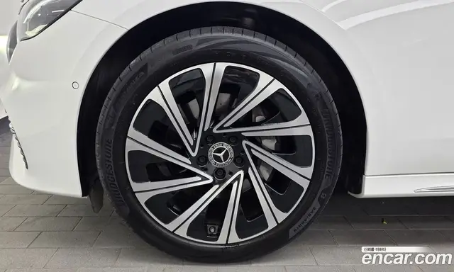 Mercedes-Benz E-Class 2025 2.0 автомат (гидро), миниатюра 5 Mercedes-Benz E-Class 2025 2.0 автомат (гидро), миниатюра 5