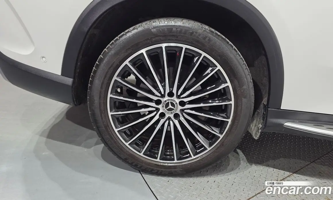 Mercedes-Benz GLC-Class 2023 2.0 автомат (гидро), фото 4