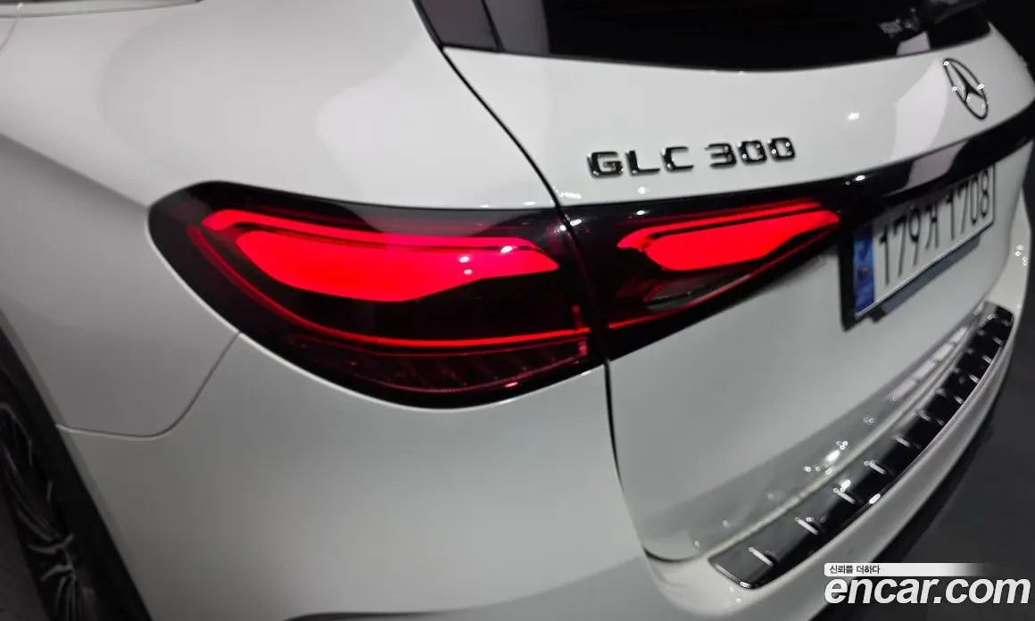 Mercedes-Benz GLC-Class 2023 2.0 автомат (гидро), фото 8