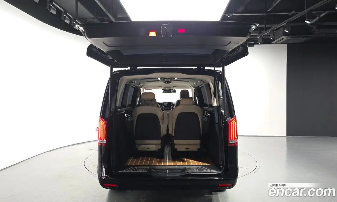 Mercedes-Benz V-Class 2022 1.9 автомат (гидро), фото 25 Mercedes-Benz V-Class 2022 1.9 автомат (гидро), фото 25
