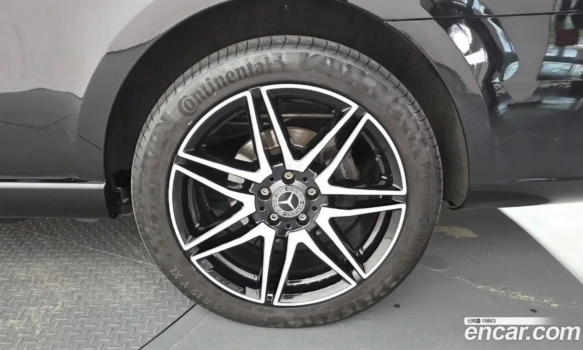 Mercedes-Benz V-Class 2022 1.9 автомат (гидро), фото 6 Mercedes-Benz V-Class 2022 1.9 автомат (гидро), фото 6