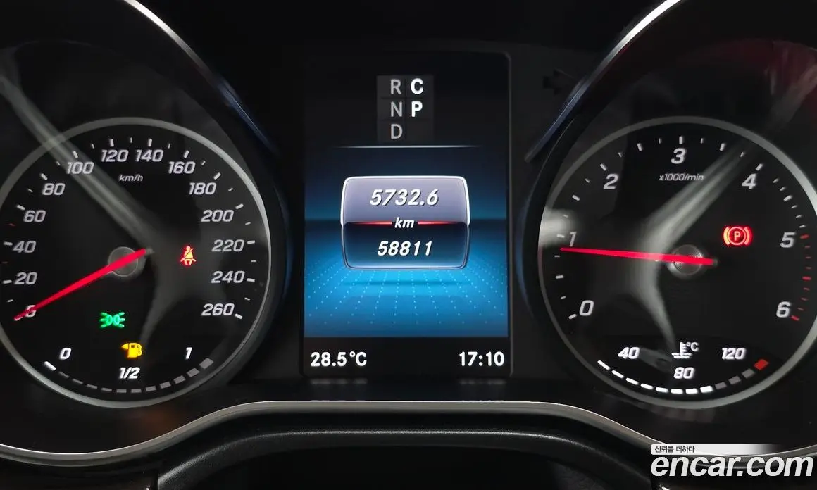 Mercedes-Benz V-Class 2022 1.9 автомат (гидро), фото 10 Mercedes-Benz V-Class 2022 1.9 автомат (гидро), фото 10