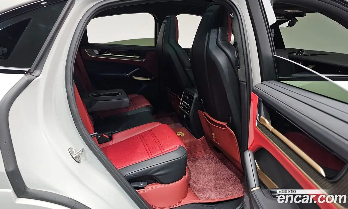 Porsche Cayenne 2025 3.0 автомат (гидро), фото 16 Porsche Cayenne 2025 3.0 автомат (гидро), фото 16