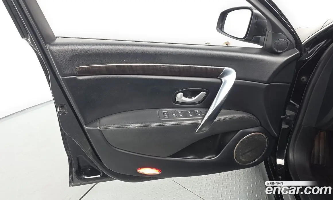 Renault (Samsung) SM7 2011 2.5 автомат (гидро), фото 13 Renault (Samsung) SM7 2011 2.5 автомат (гидро), фото 13