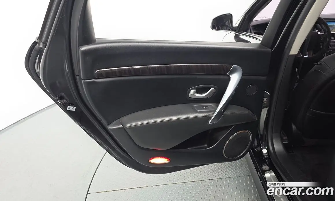 Renault (Samsung) SM7 2011 2.5 автомат (гидро), фото 14 Renault (Samsung) SM7 2011 2.5 автомат (гидро), фото 14
