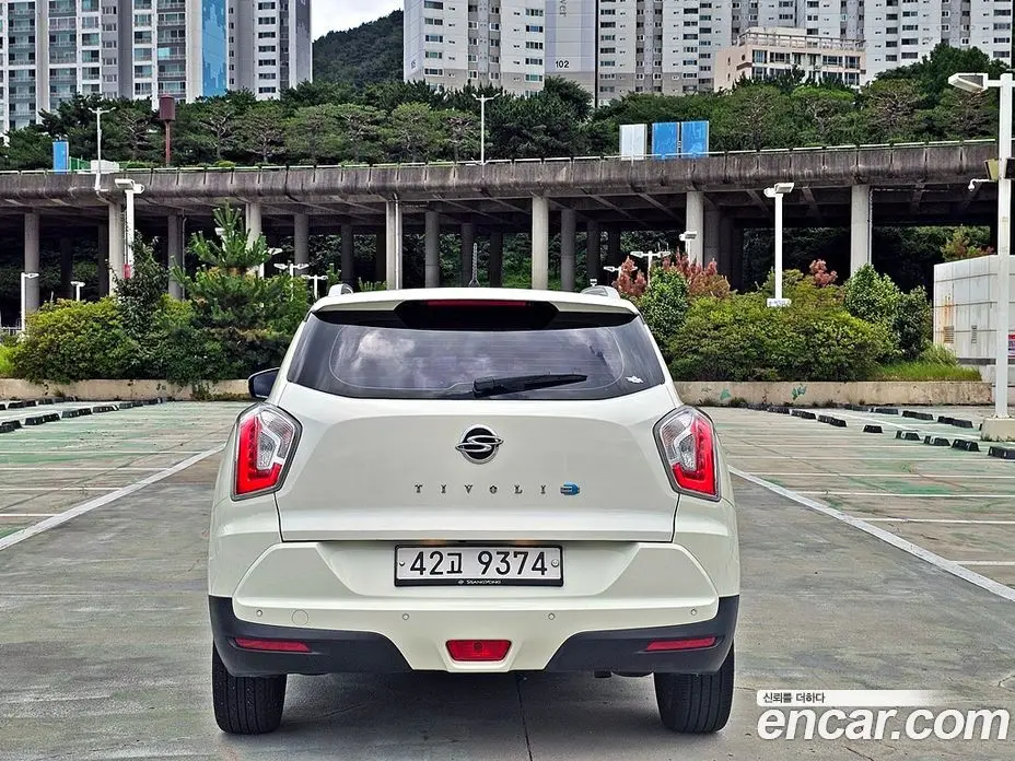 SsangYong TIBOLI 2015 1.6 автомат (гидро), фото 4 SsangYong TIBOLI 2015 1.6 автомат (гидро), фото 4