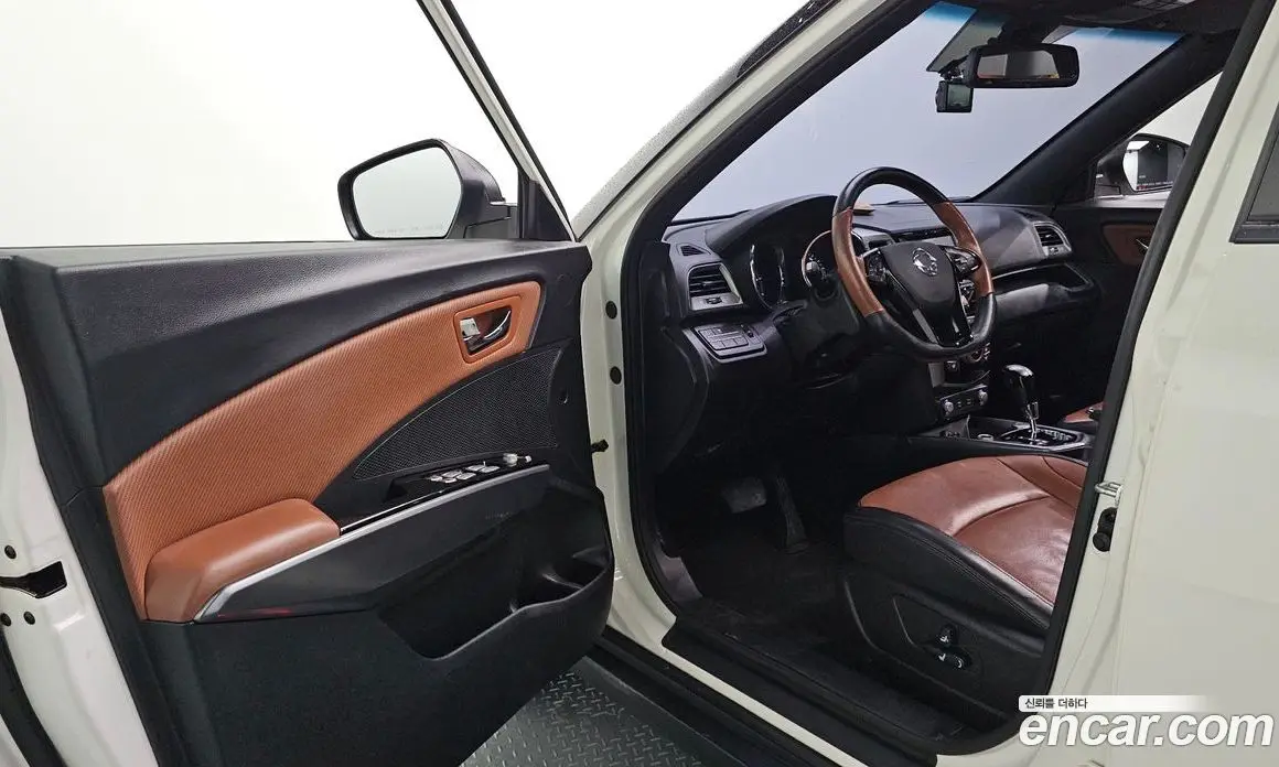 SsangYong TIBOLI 2017 1.6 автомат (гидро), фото 10 SsangYong TIBOLI 2017 1.6 автомат (гидро), фото 10